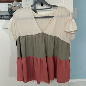 Women Medium Entro v-neck short sleeve three tiered top in cream, orange, olive